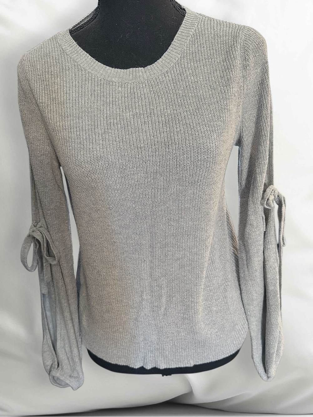 American Eagle Outfitters Light Gray Tie-Sleeve Knit Top